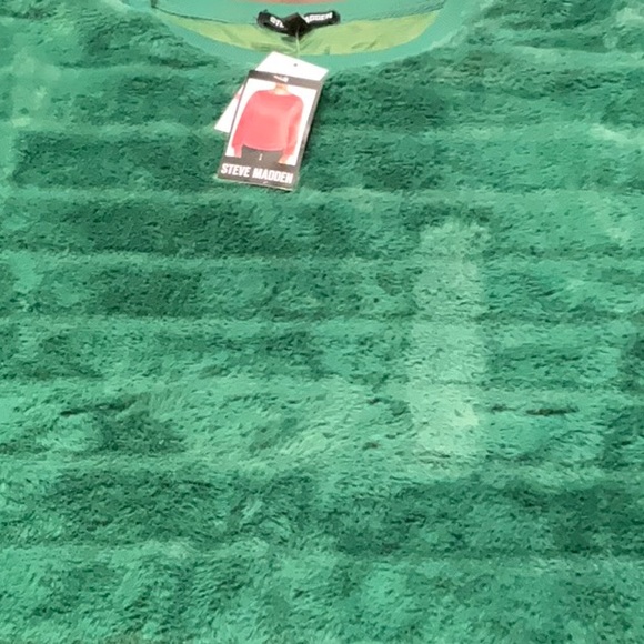 Steve Madden Plush Pullover NWT - Picture 7 of 9